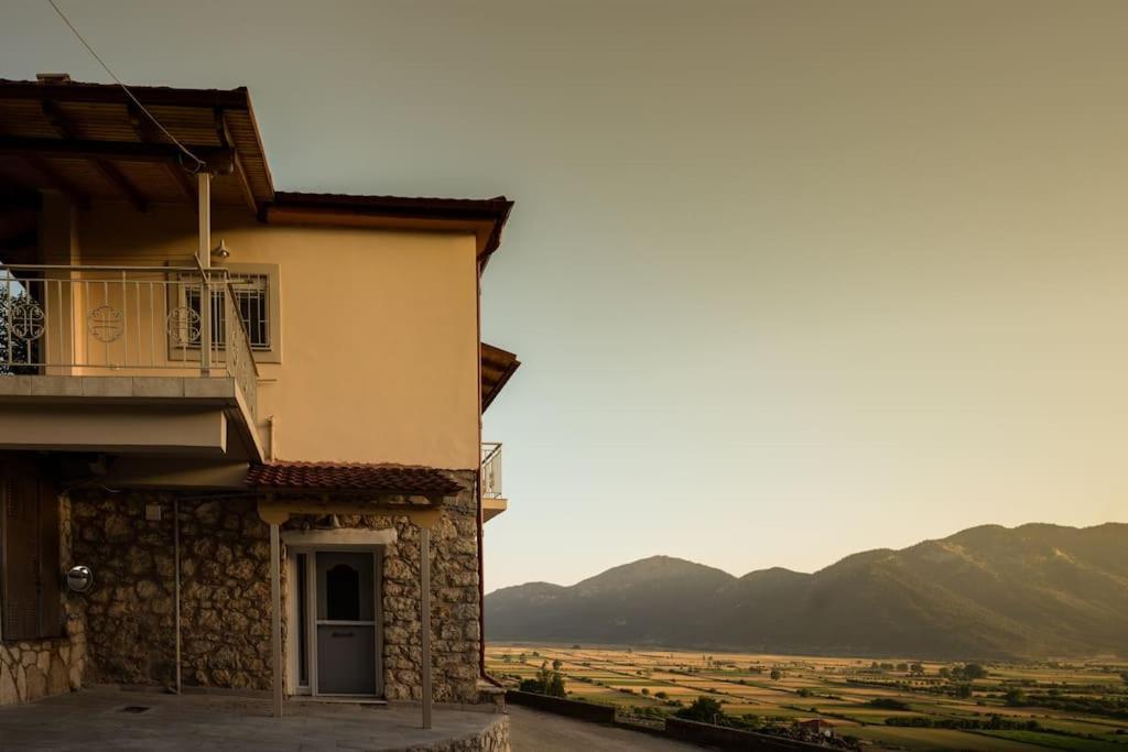 σπίτι με τζάκι & θέα Casa vacanze Mesinon